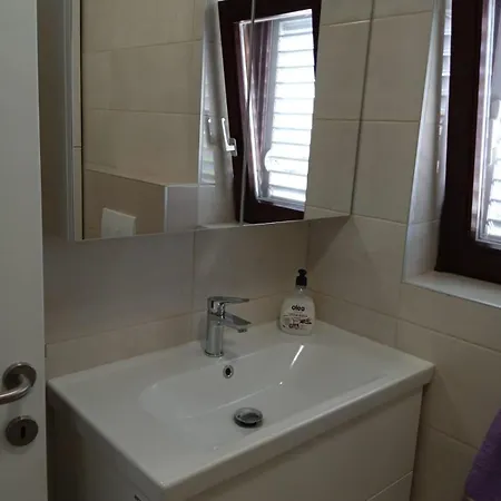 Zlata Apartment Lopar