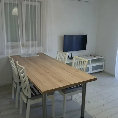 Apartment Zlata *
